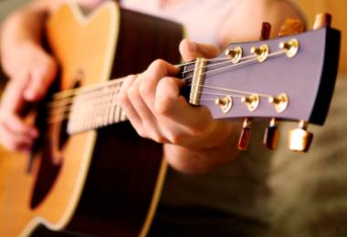 Học Guitar Đệm Hát tại nhà Hà Nội