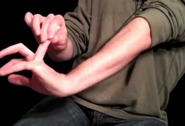 5 bài tập giúp tách các ngón tay trái cực hiệu quả