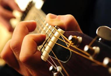 Học đàn Guitar fingerstyle